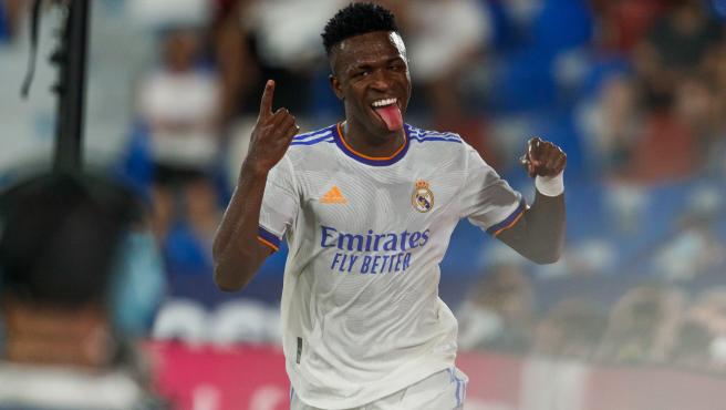 Vinicius celebra un gol con el Real Madrid